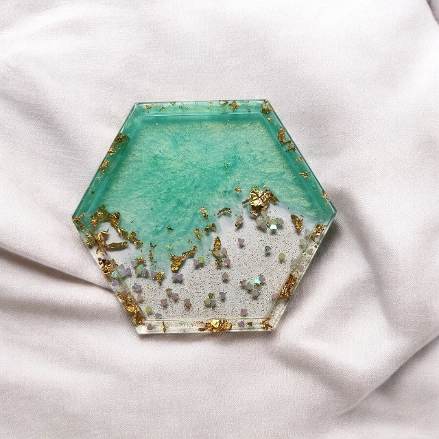 Lustrous Green Hexagon Resin Coaster  with Gold tone - Green Heart Charm Edition