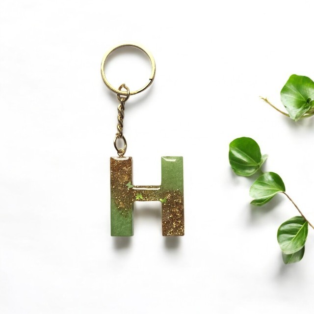 Elegant Pistachio Classic Resin Keychain with Gold tone - Alphabet K